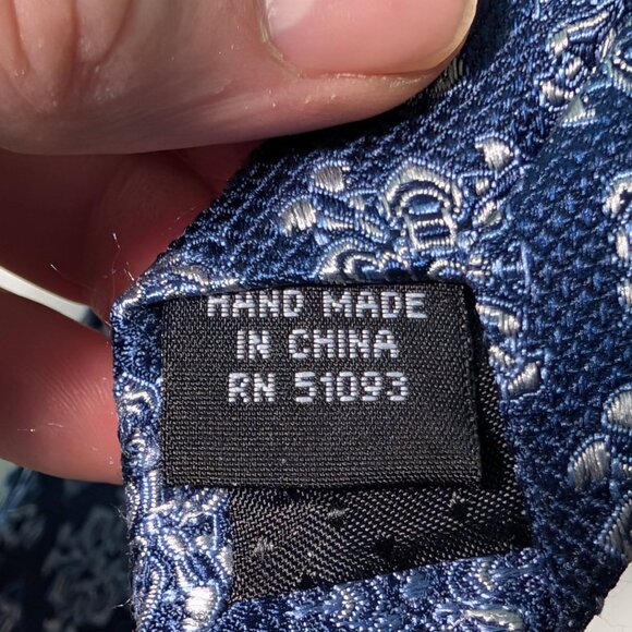 Ferucci Blue geo Print 100% Silk Handmade Necktie - Picture 4 of 9